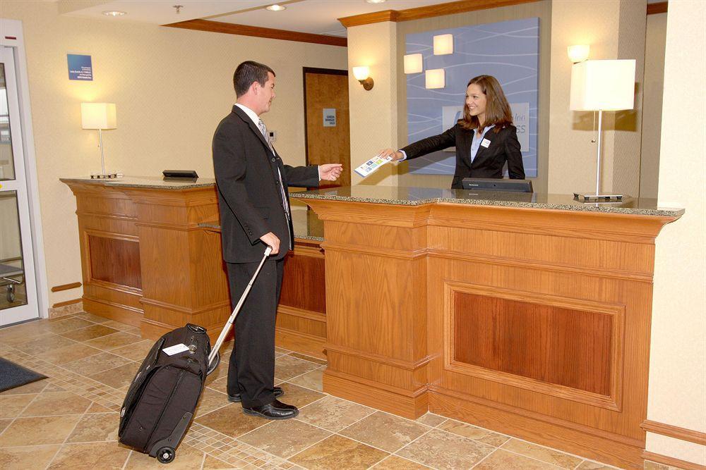 Holiday Inn Express Hotel & Suites Lake Zurich-Barrington By Ihg Wnętrze zdjęcie